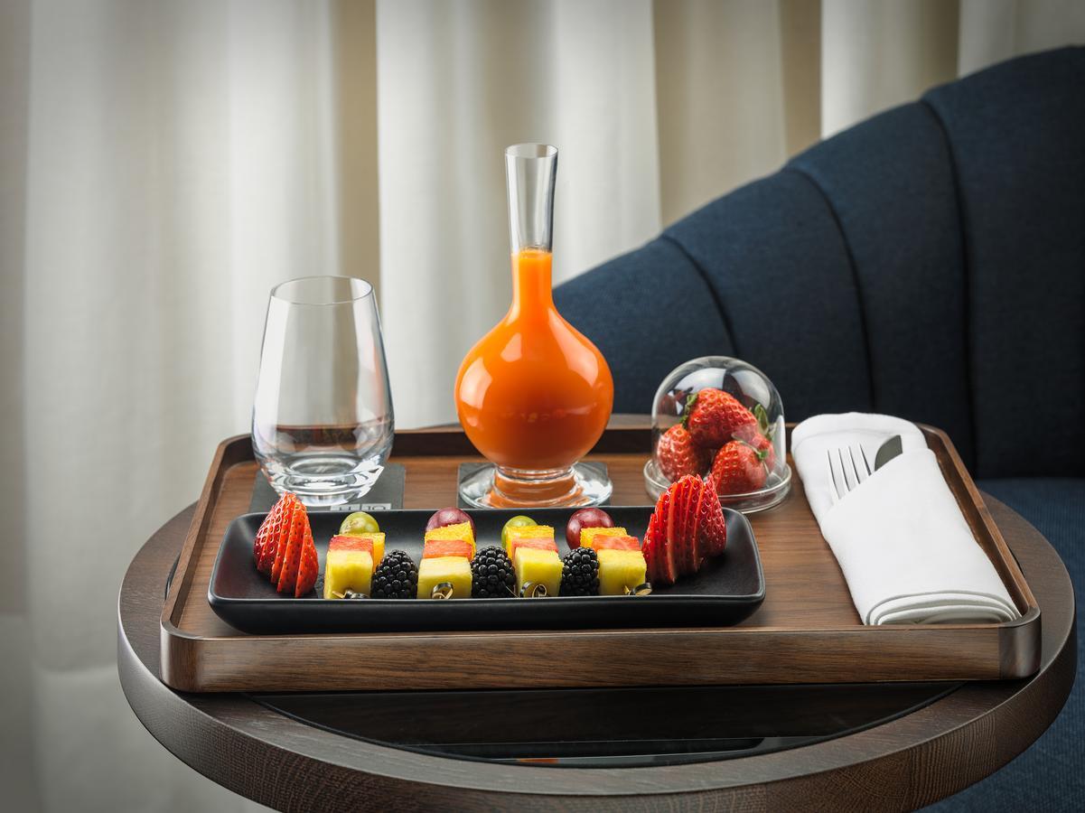 H10 Madison 4* Sup Hotel Barcelona Bagian luar foto